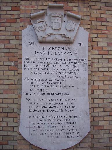 Commemorative plaque of Justice Juan Lanuza el Joven, on a wall of the Central Market of Zaragoza